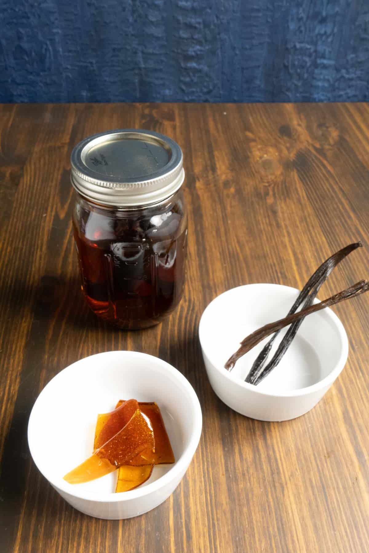 Finished dry caramel vanilla extract.